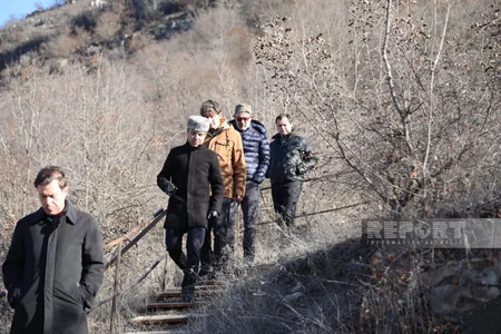 Xarici səyyahlar Azıx mağarasında olub
