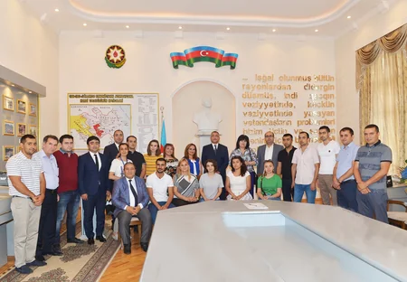 Məcburi köçkünlər üçün salınan “Qobu Park” yaşayış kompleksinə infotur təşkil edilib