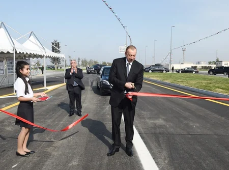 Prezident Bakı Olimpiya Stadionundan Heydər Əliyev prospektinə keçidin və yol qovşağının açılışında iştirak edib - YENİLƏNİB