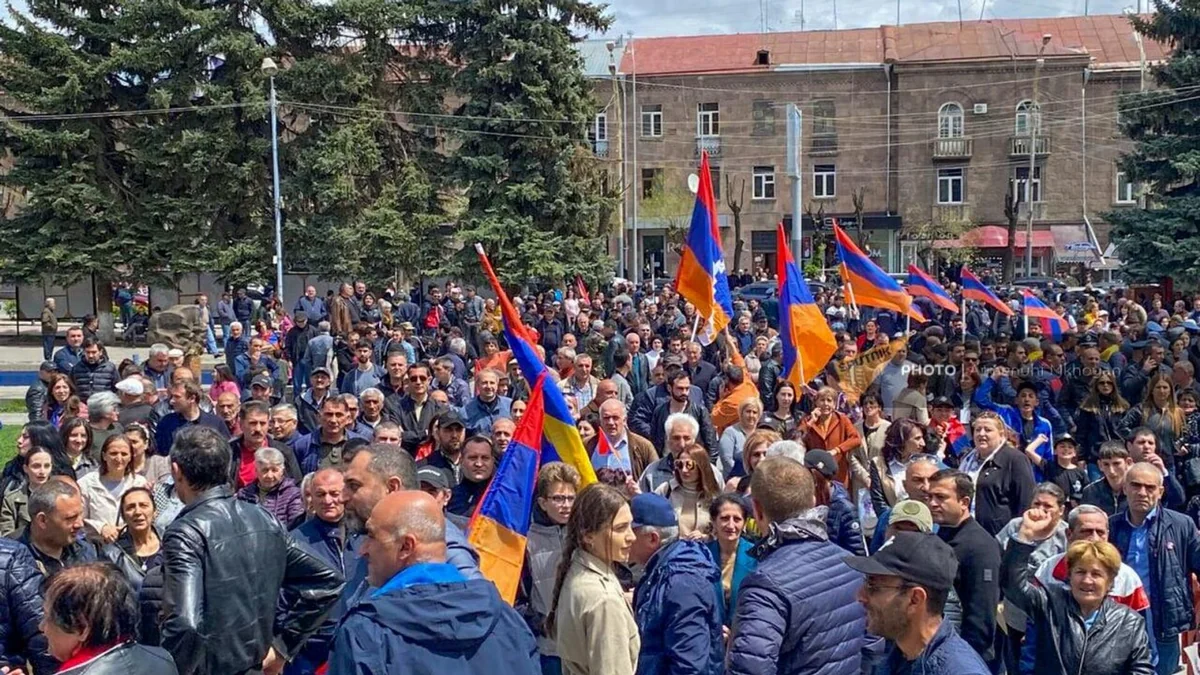 Dozens nabbed in Yerevan as opposition protests continue