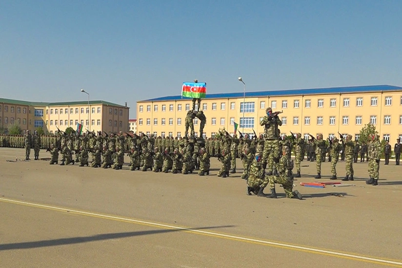 Əlahiddə Ümumqoşun Orduda gənc əsgərlər birləşmə və hissələrə yola salınıb