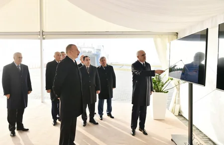 Prezident Bakı Beynəlxalq Dəniz Ticarət Limanı kompleksində RO-RO terminalının açılışında iştirak edib - ƏLAVƏ OLUNUB