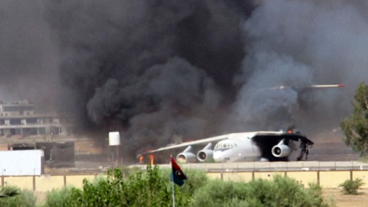 Liviyanın Tripoli beynəlxalq aeroportu raket atəşinə məruz qalıb