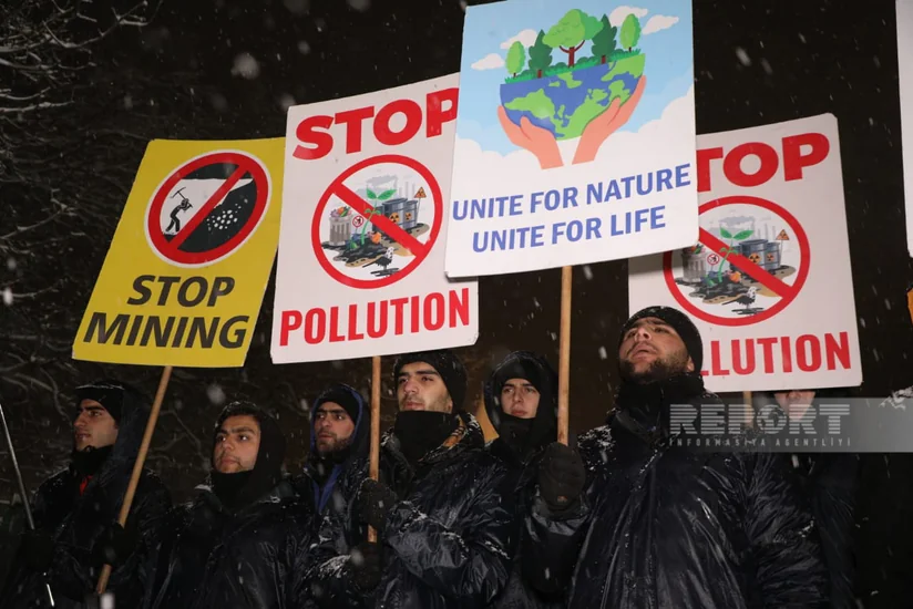 Акция на дороге Ханкенди-Лачын: Несмотря на снегопад, демонстранты проявляют высокую активность