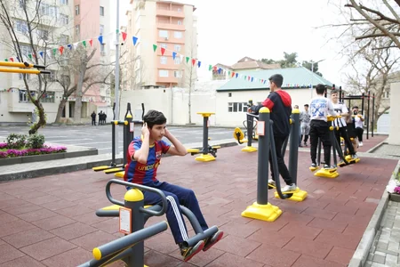 Bakıda “Bizim həyət” layihəsi çərçivəsində yeni həyət istifadəyə verilib