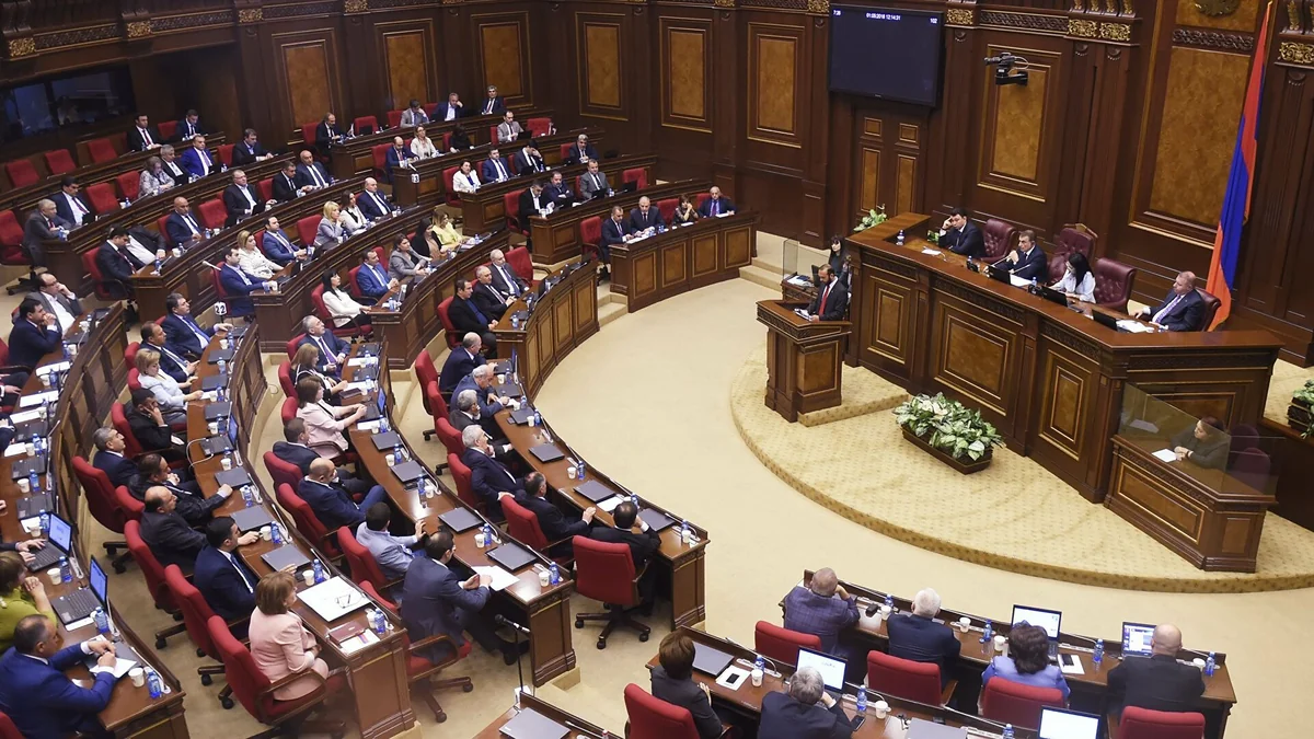 Armenian parliament to discuss report on April battles in private