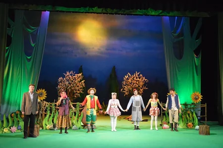 Gənc Tamaşaçılar Teatrı bayram ərəfəsində yeni tamaşa və konsert təqdim edəcək