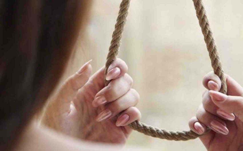 Lənkəranda iki uşaq anası intihar edib