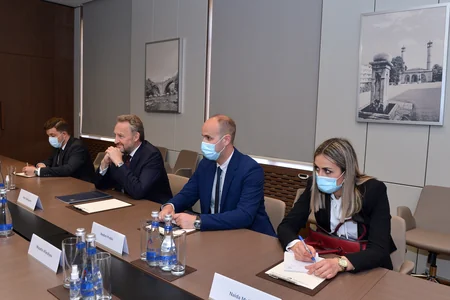 Bakir İzetbeqoviç: Ağdamdakı dağıntıların miqyası təəssüf doğurur