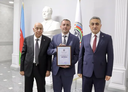 Vəkillər Kollegiyasının rəhbərliyi yeni hakim təyin edilən vəkillərlə görüşüb