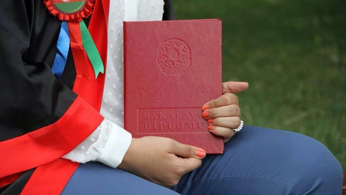 Ali məktəbi qırmızı diplomla bitirənlərə əlavə hüquq verilməsi təklif edilib