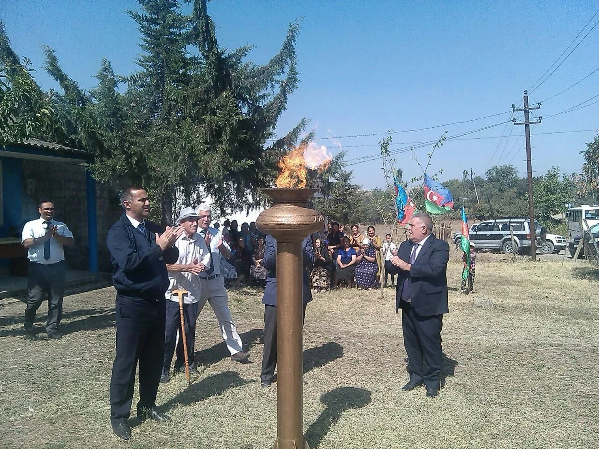 Ağsu rayonunun Nuran kəndinə təbii qaz verilib