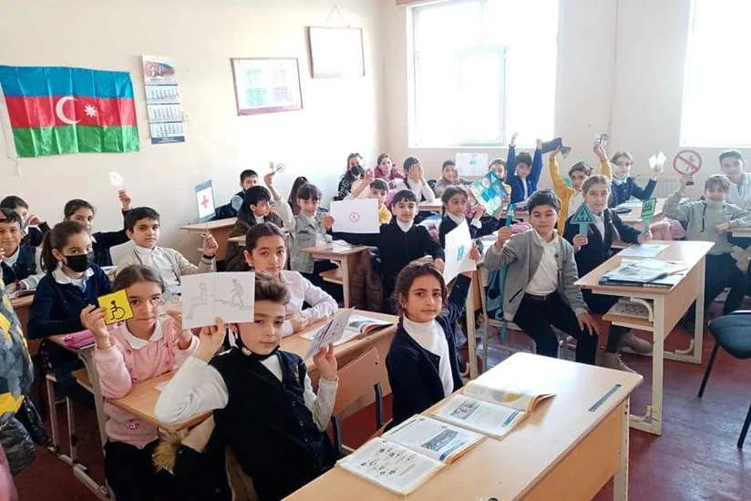 Xırdalanda damını külək uçuran məktəbdə tədris qismən bərpa olunub