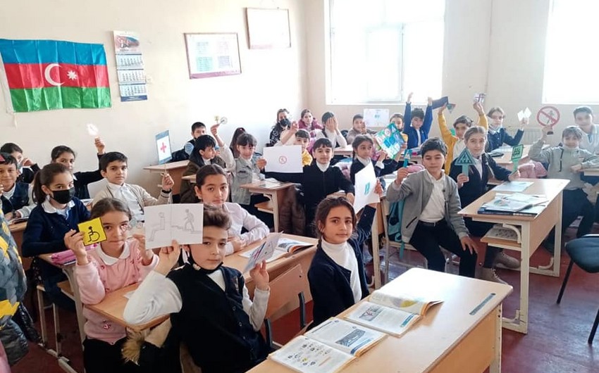 Xırdalanda damını külək uçuran məktəbdə tədris qismən bərpa olunub