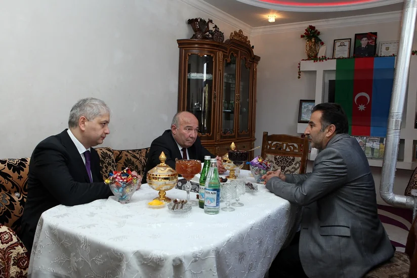 Nazir müavini şəhid ailələri ilə görüşdü
