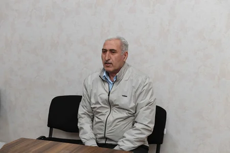 Rövşən Rzayev keçmiş məcburi köçkünlərin müraciətlərini dinləyib