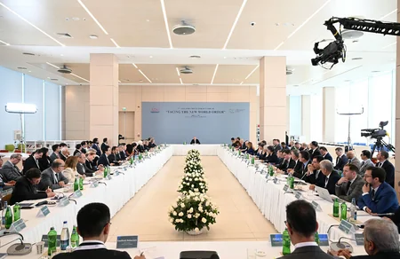 Bakıda Prezident İlham Əliyevin iştirakı ilə Yeni dünya nizamına doğru mövzusunda beynəlxalq forum keçirilib - YENİLƏNİB-3