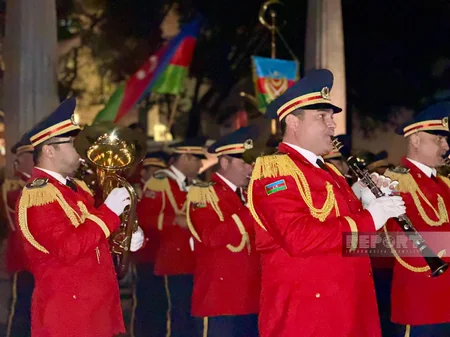 Bakıda Zəfər Günü münasibətilə hərbi orkestrlərin ifasında nümunəvi çıxışlar olub