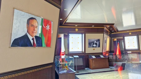 Bayraq Muzeyinin nadir eksponatları: Dövlət və döyüş bayraqlarındakı təsvirlərin mənası nədir? - Naxçıvandan REPORTAJ