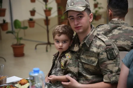 Bu gün bütün hərbi hissələrdə “Açıq qapı” günü keçirilib