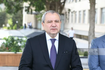 BDU-nun ərazisində ekoloji təmiz enerji doldurma məntəqəsinin açılışı olub