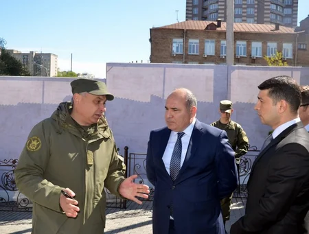 Нацгвардия Украины отбила нападение на посольство Азербайджана - ВИДЕО