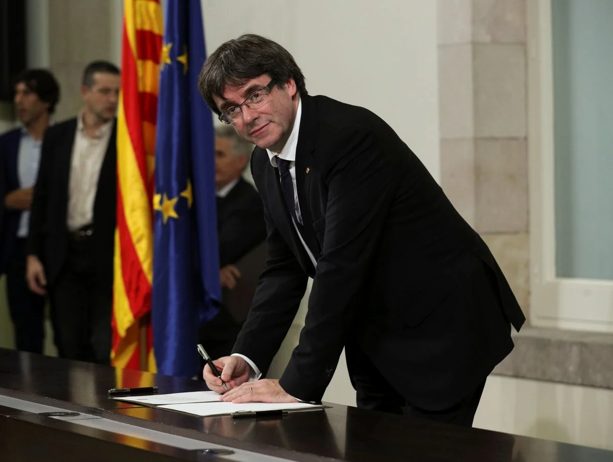 Puigdemont arrives in Brussels court for hearings - VIDEO