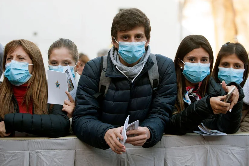 В Париже вновь вводят масочный режим