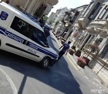 Bakıda polis avtomobili qəza törədib - FOTO