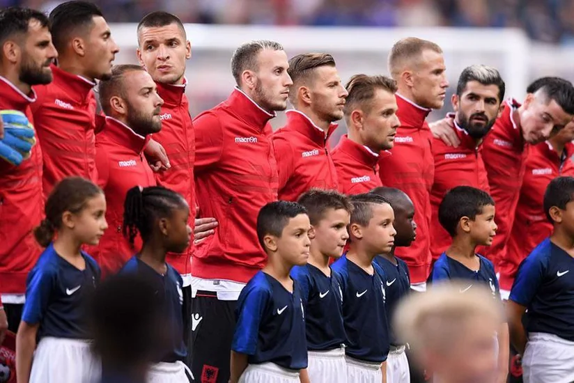 UEFA Fransa Futbol Federasiyasını himnə görə cərimələyib