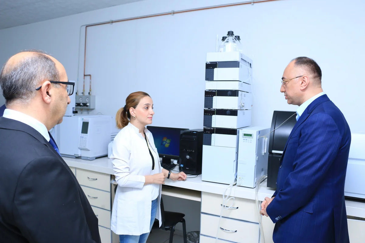 Qoşqar Təhməzli İstehlak Mallarının Ekspertizası Mərkəzinin laboratoriyası ilə tanış olub