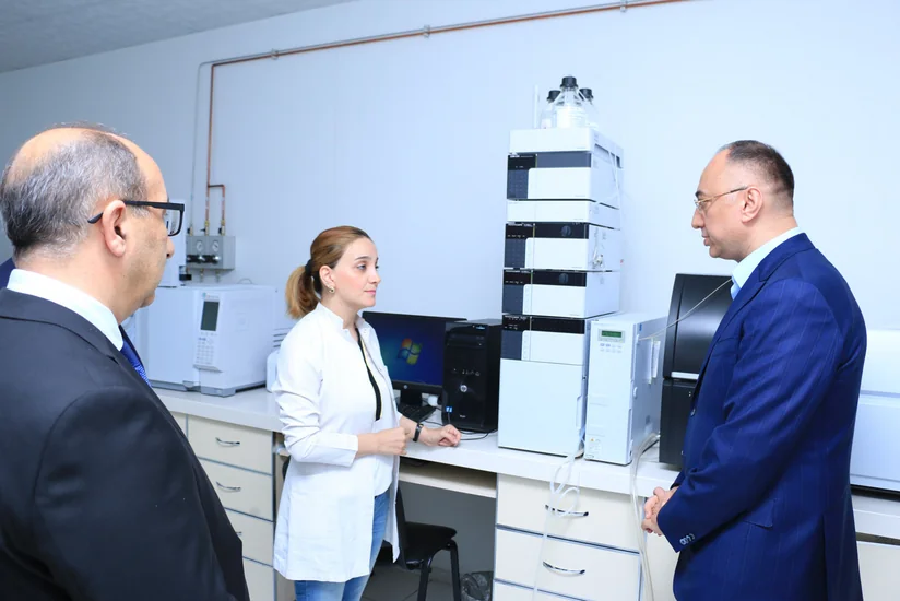 Qoşqar Təhməzli İstehlak Mallarının Ekspertizası Mərkəzinin laboratoriyası ilə tanış olub