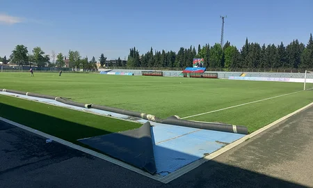 Tovuz şəhər stadionunun ot örtüyü yenilənir