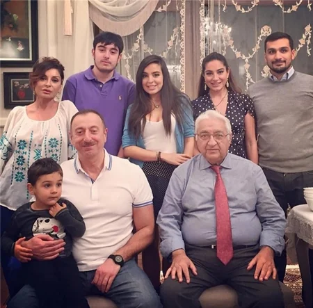 ​Azərbaycanın birinci xanımı Mehriban Əliyeva ad gününü qeyd edir