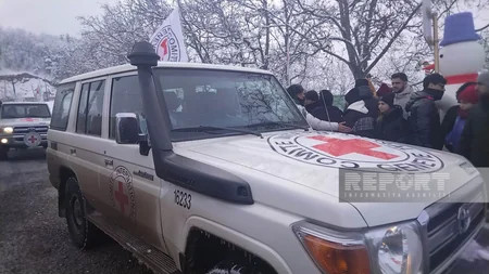 Автомобили МККК беспрепятственно проехали из Лачына в Ханкенди