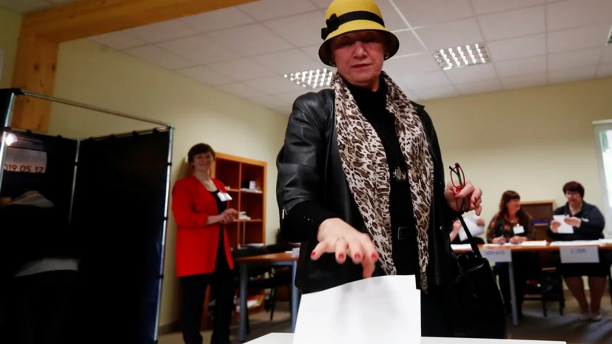 Litvada prezident seçkilərində seçicilərin 53,6 faizi iştirak edib