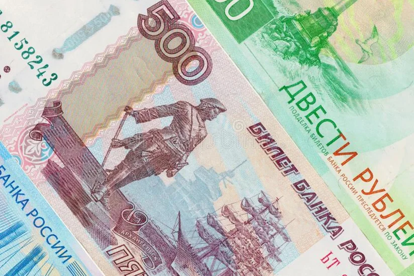Rusiyadan Azərbaycana qanunsuz yolla pul gətirən qadın saxlanılıb