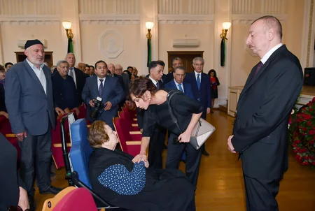 İlham Əliyev və Mehriban Əliyeva Arif Məlikovun vida mərasimində iştirak ediblər - YENİLƏNİB-2