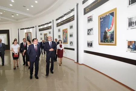 Əbülfəs Qarayev Qazaxda vətəndaşlarla görüşüb