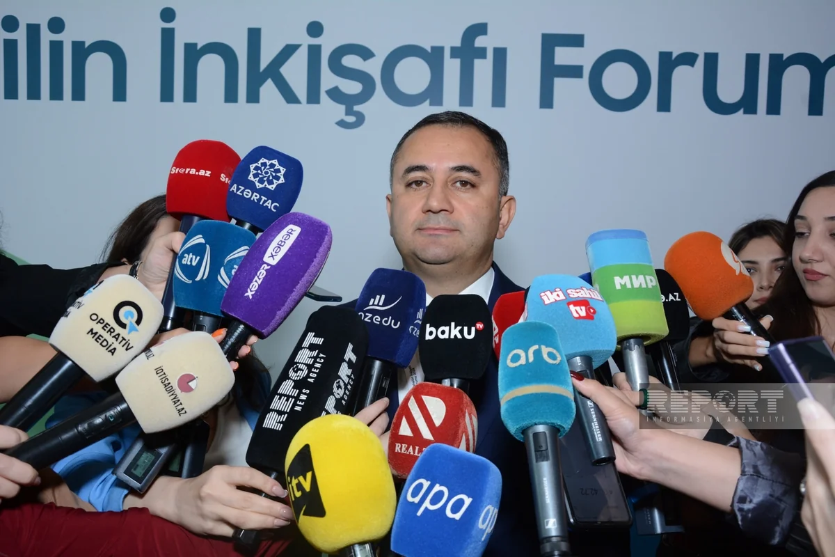 Azərbaycanda tələbələrə Vahid tələbə kartının verilməsinə başlanılır