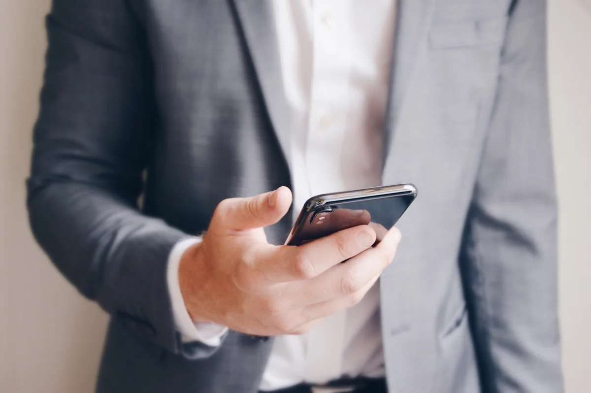 Azərbaycanda mobil rabitə gəlirləri ötən ay 6 %-dən çox artıb