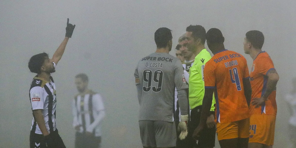 “Nasyonal”- “Portu” matçı duman səbəbindən yarımçıq dayandırılıb