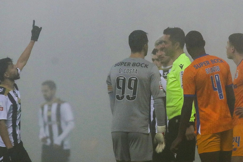 “Nasyonal”- “Portu” matçı duman səbəbindən yarımçıq dayandırılıb