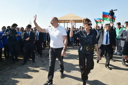 President Ilham Aliyev and first lady Mehriban Aliyeva attended tree-planting campaign in Khatai district, Baku