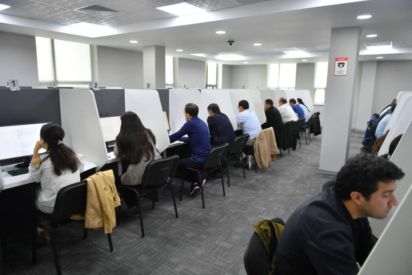 DİM-də vəkilliyə qəbulla bağlı test imtahanı keçirilib