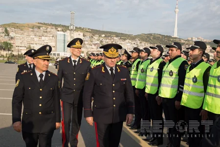 BŞBPİ-nin rəisi Mirqafar Seyidov yol polislərininin sıra baxışını keçirib - FOTO