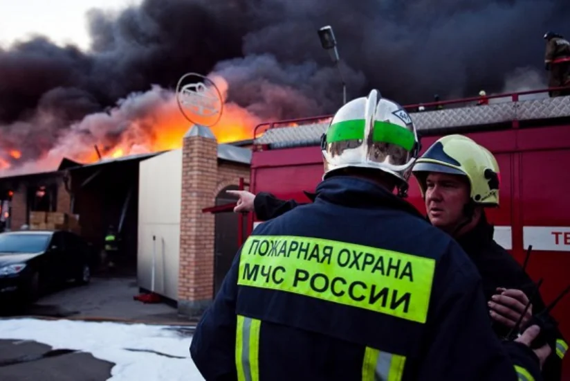 В Москве горит воинская часть, эвакуированы 500 человек