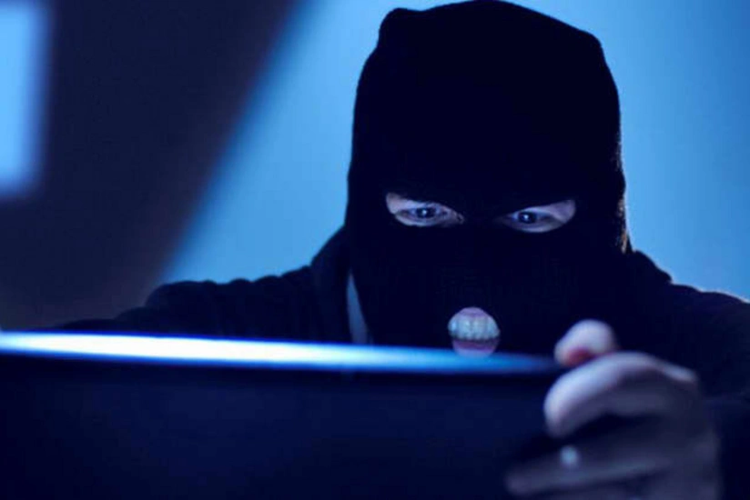 Bakıda maskalı şəxslər mənzilə basqın edib