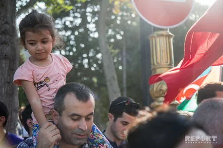 Bakının azadlığının 100 illiyi  - möhtəşəm paraddan FOTOREPORTAJ - VİDEO