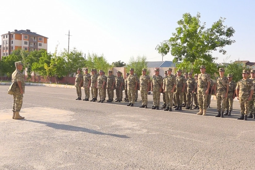 Naxçıvan Qarnizonu Qoşunlarında taqım, bölük, batareya komandirləri və müavinləri ilə toplantılar keçirilib